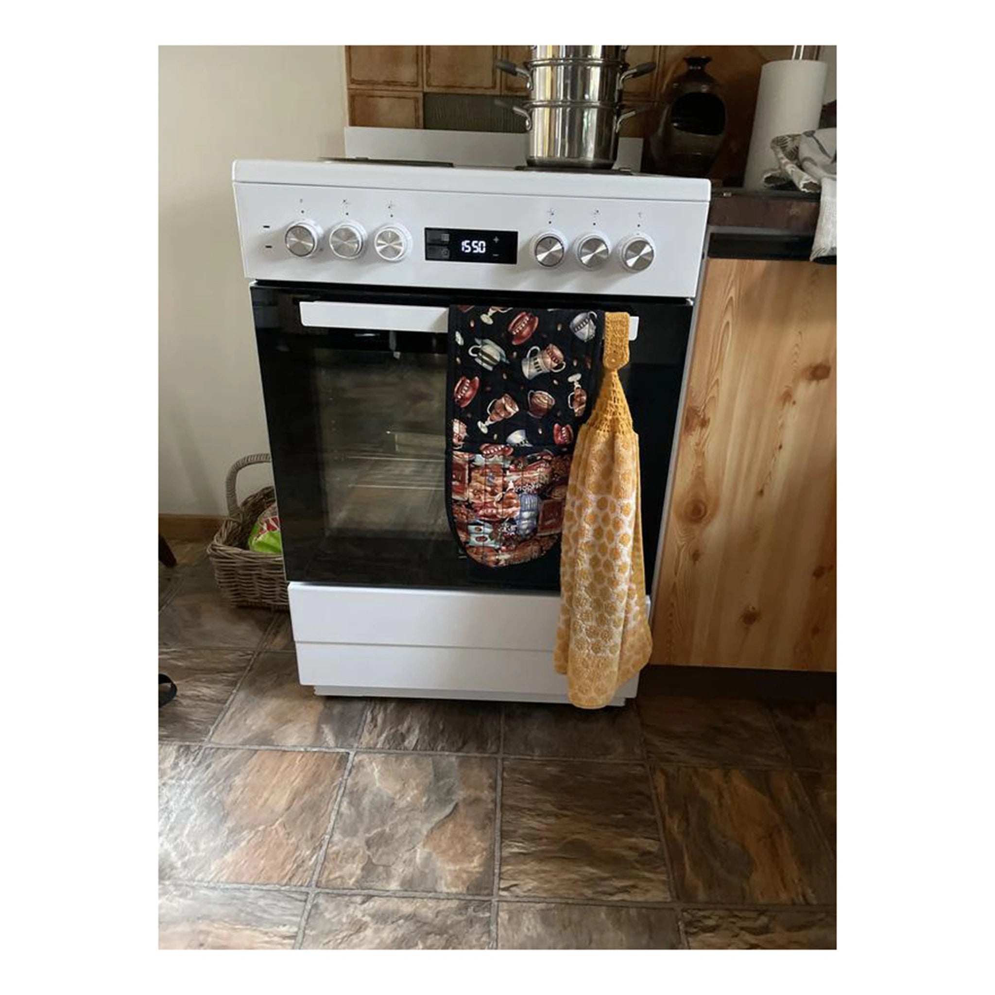 Beko 60cm Multifunction Freestanding Cooker BFC60EMW1, Lifestyle View