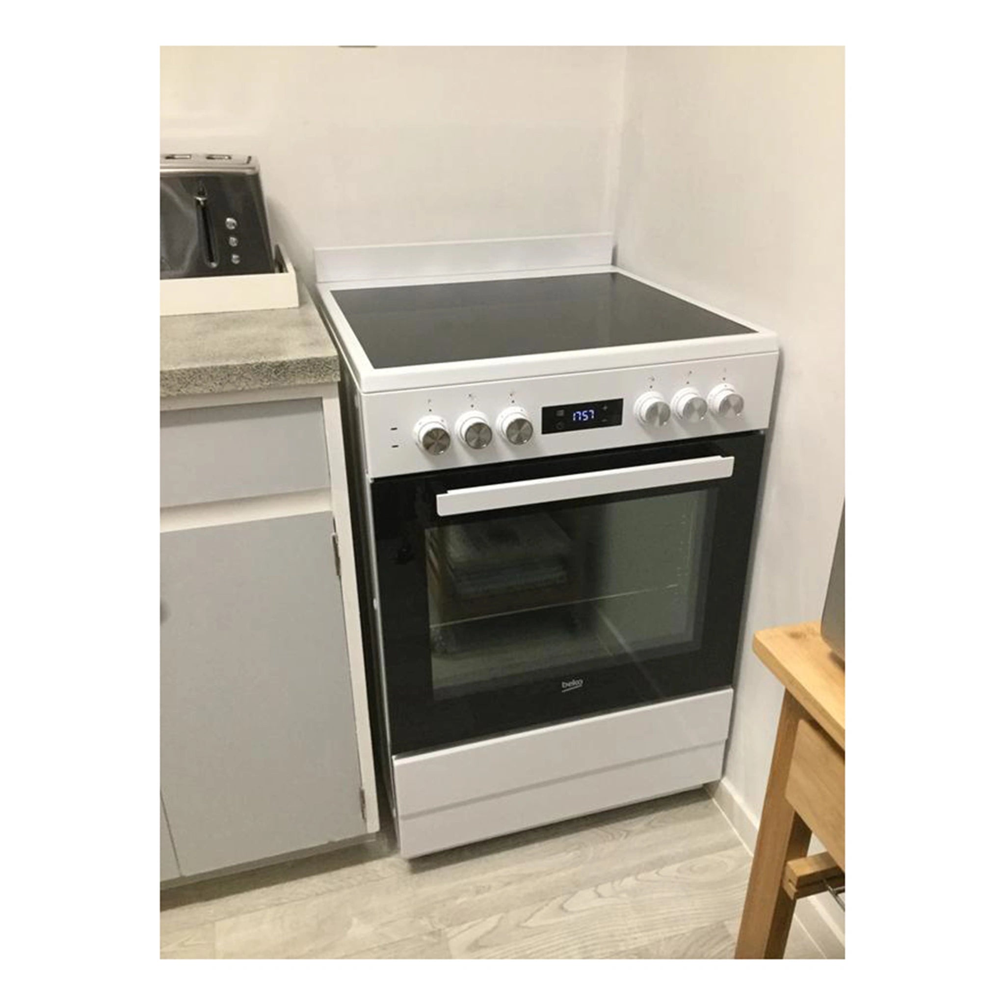 Beko 60cm Electric White Freestanding Oven BFC60VMW1, Lifestyle View