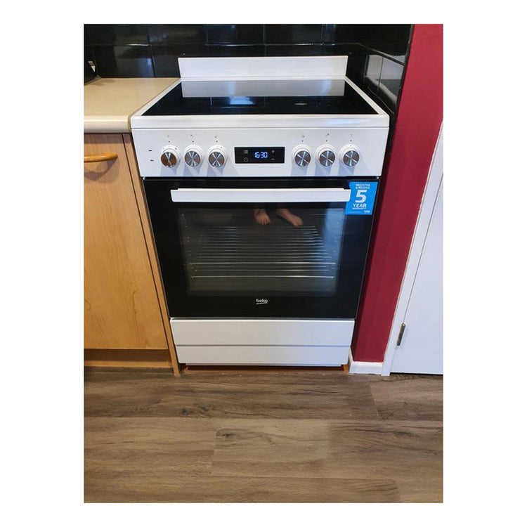 Beko 60cm Electric White Freestanding Oven BFC60VMW1, Lifestyle View 4
