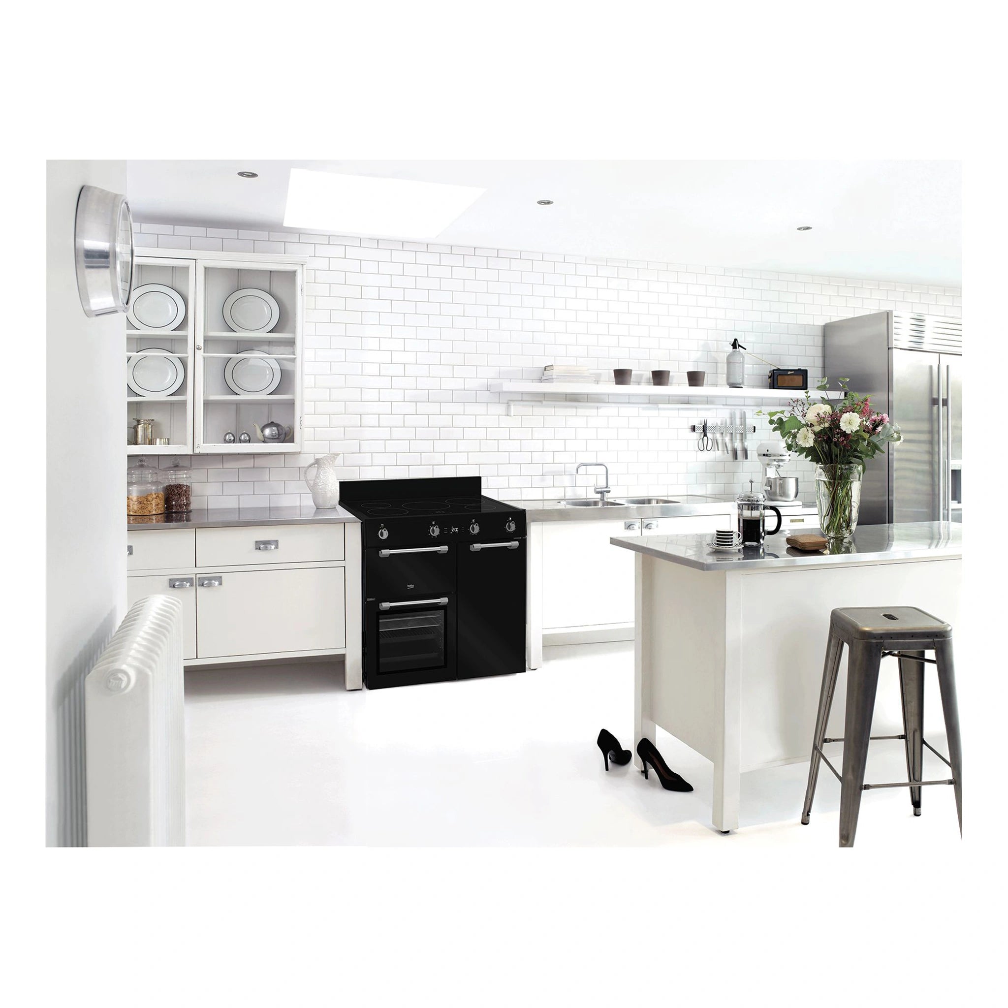 Beko 90cm Black Induction Multi Door Freestanding Oven BRC916IMB, Lifesyle View