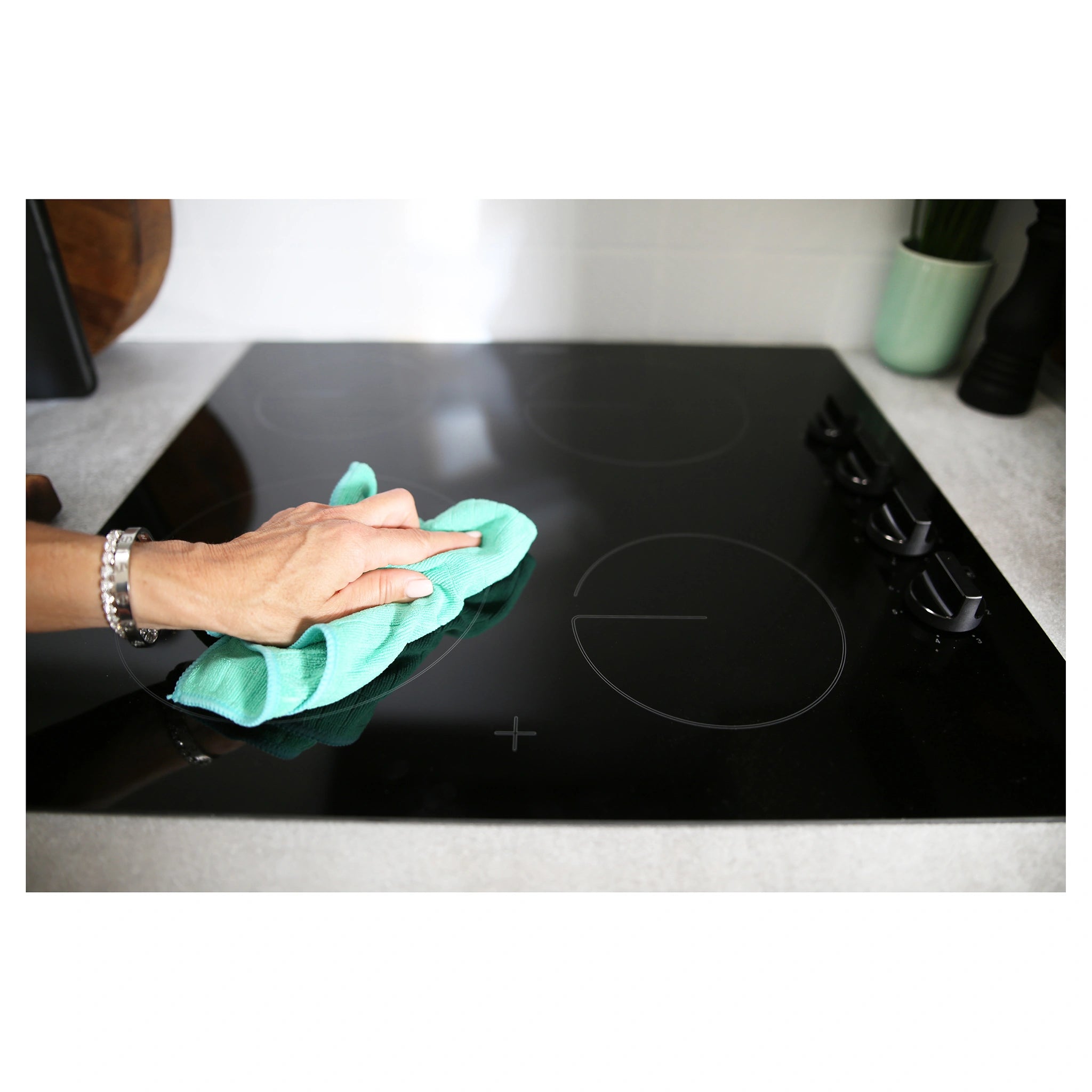 Chef 60cm 4 Zone Ceramic Cooktop CHC642BB, Cleaning View