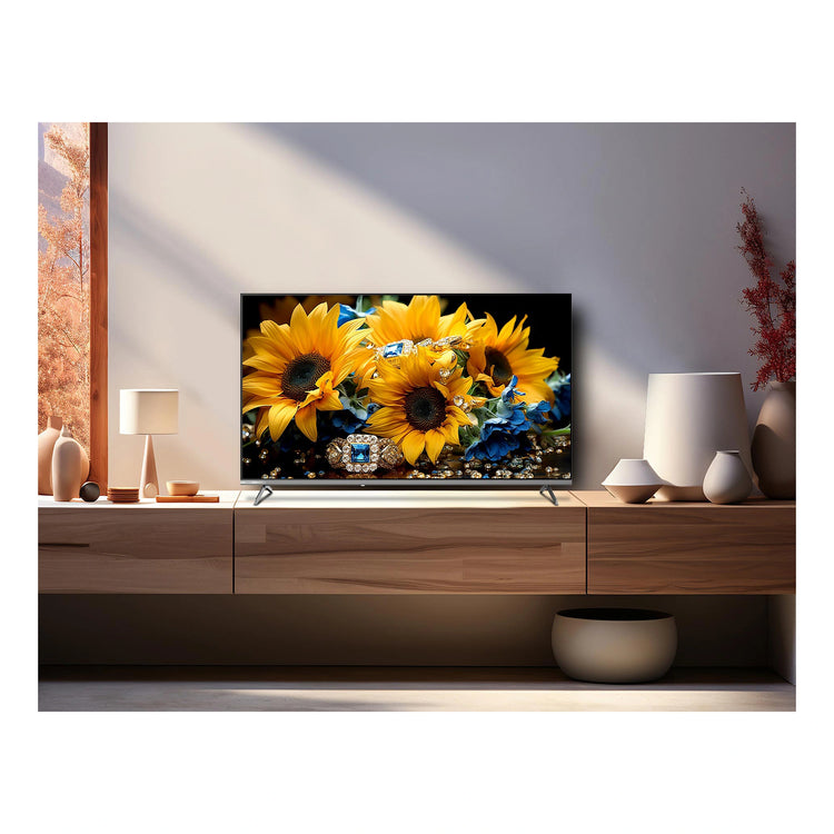 CHiQ 55 Inch 4K QLED Google TV U55QM10, Lifestyle