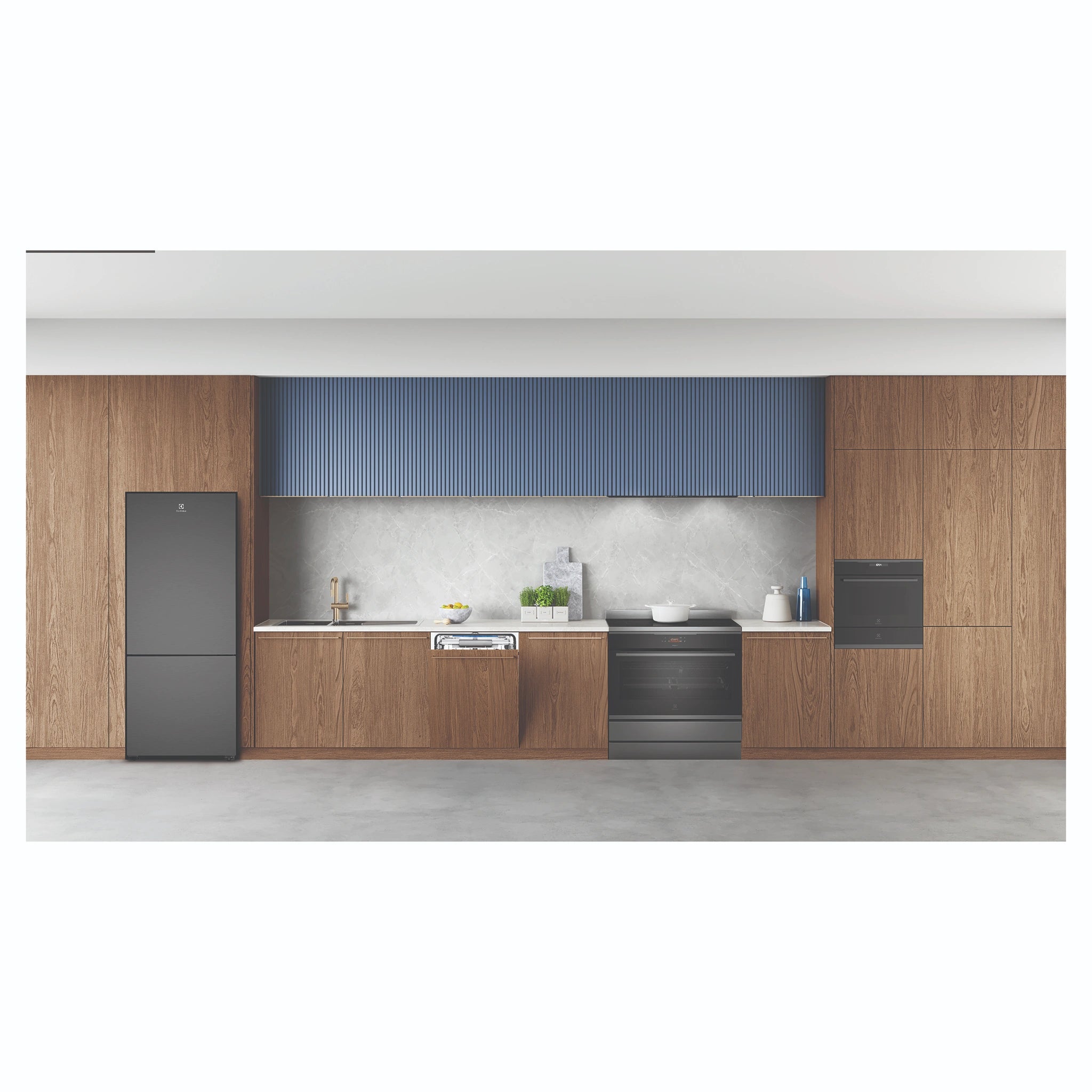 Electrolux 425L UltimateTaste 500 Bottom Freezer Fridge - Matte Black EBE4302BDL, Lifestyle View 2