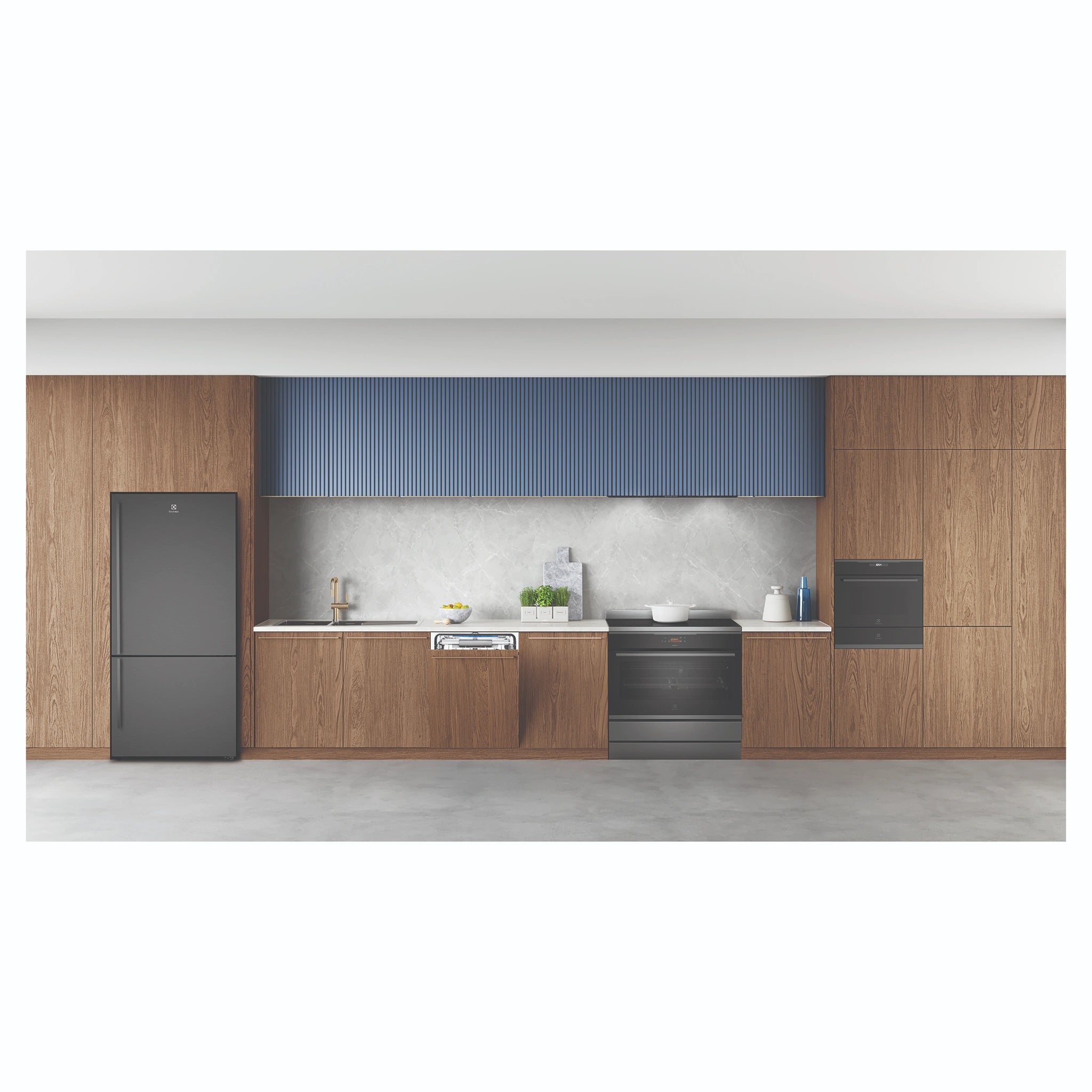 Electrolux 496L UltimateTaste 500 Bottom Freezer Fridge - Matte Black EBE5007BDR, Lifestyle View 2