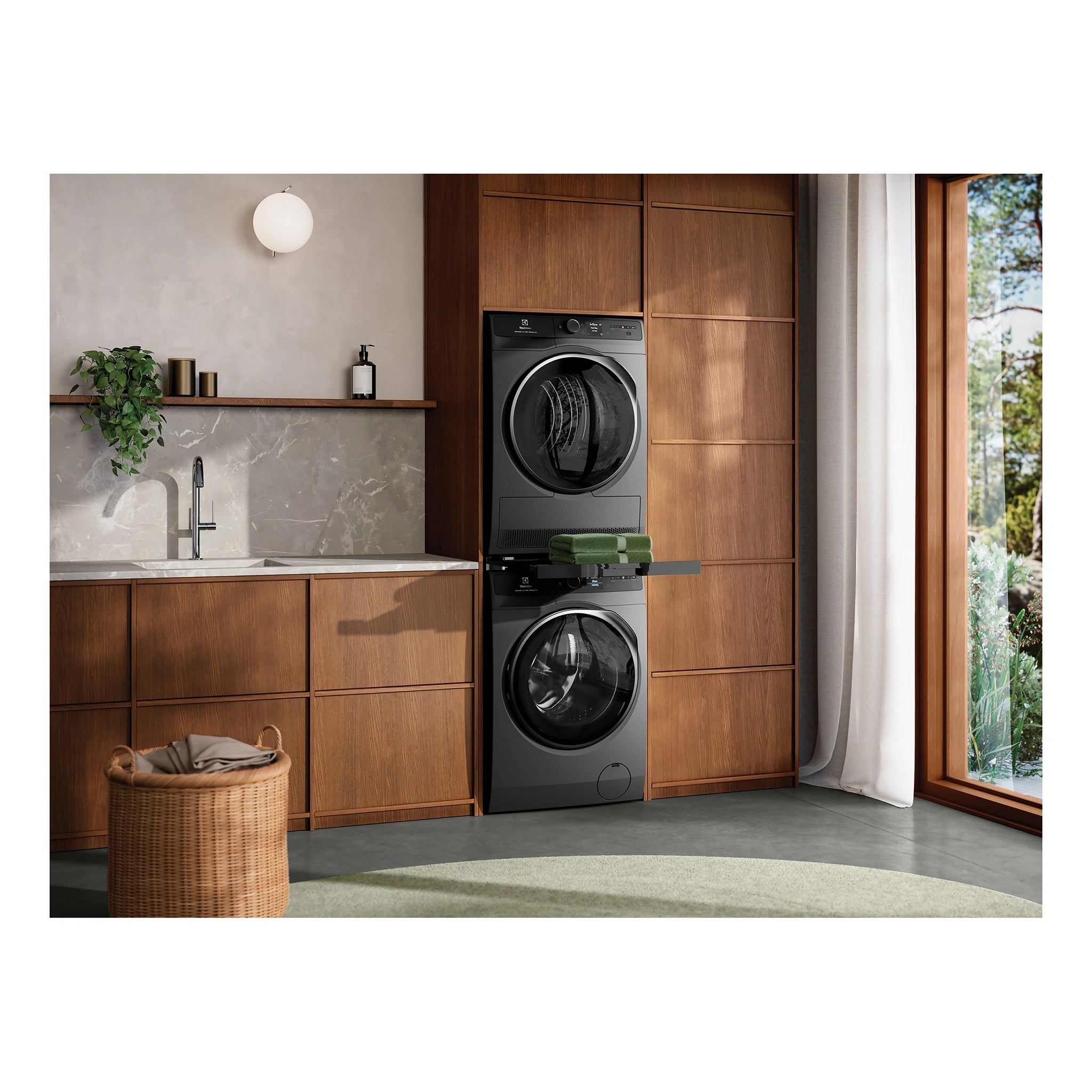 Electrolux 9kg UltimateCare 900 Steam Heat pump dryer Dark Onyx EDH902R9SC, Lifestyle 2