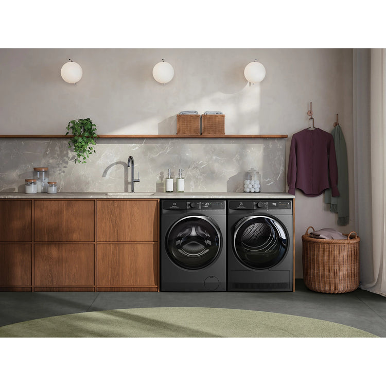 Electrolux 9kg UltimateCare 700 Heat Pump Dryer - Dark Onyx EDH903R7SC, Lifestyle