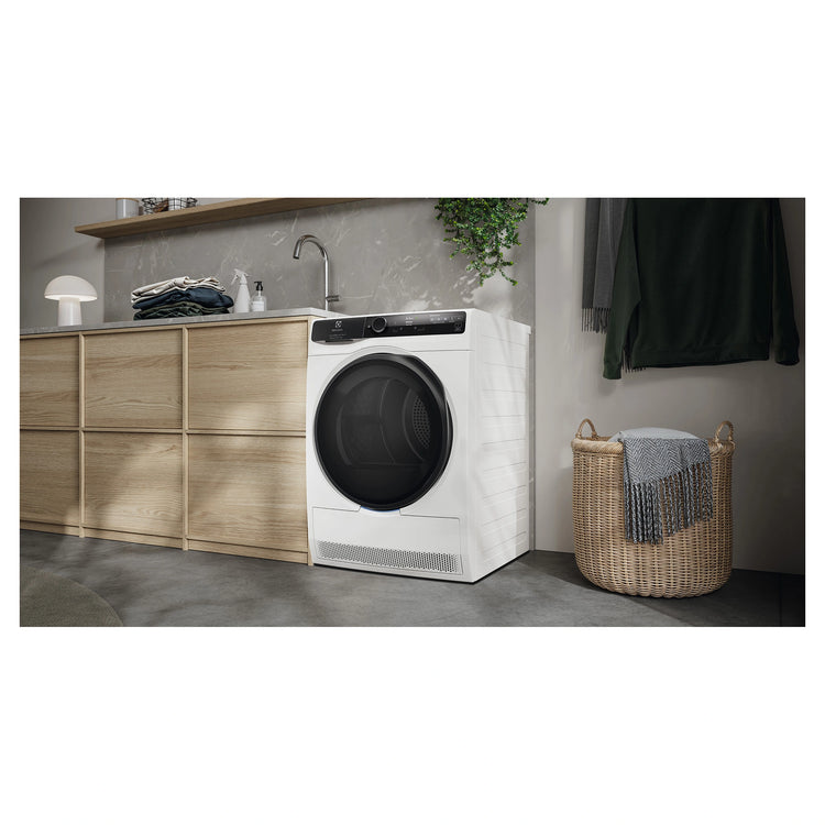 Electrolux 9KG UltimateCare Plus 900 White Heat Pump Dryer EDH912R9WC, Lifestyle View