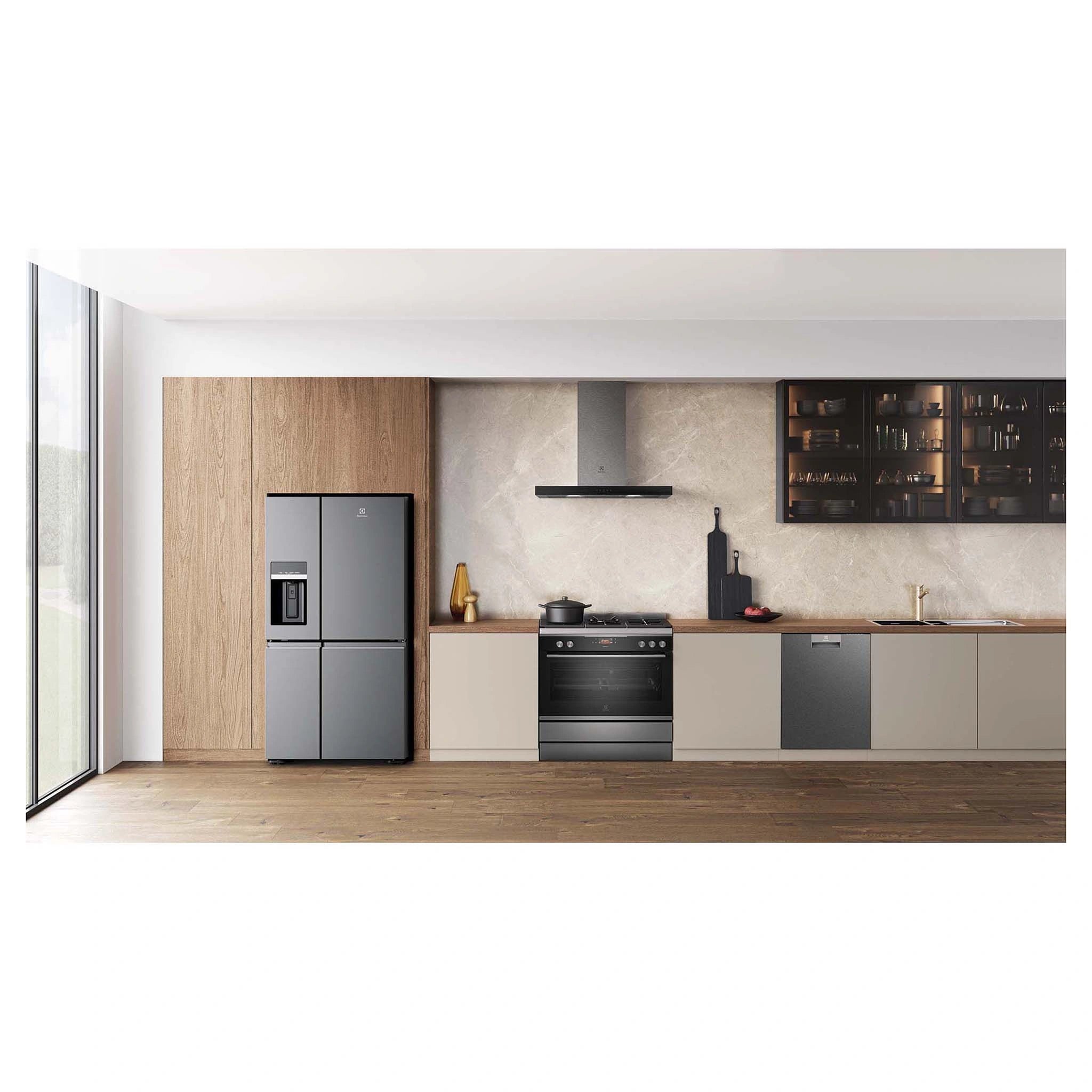 Electrolux 90cm Dual Fuel Pyrolytic Freestanding Oven/Stove EFEP916DSE, Lifestyle View