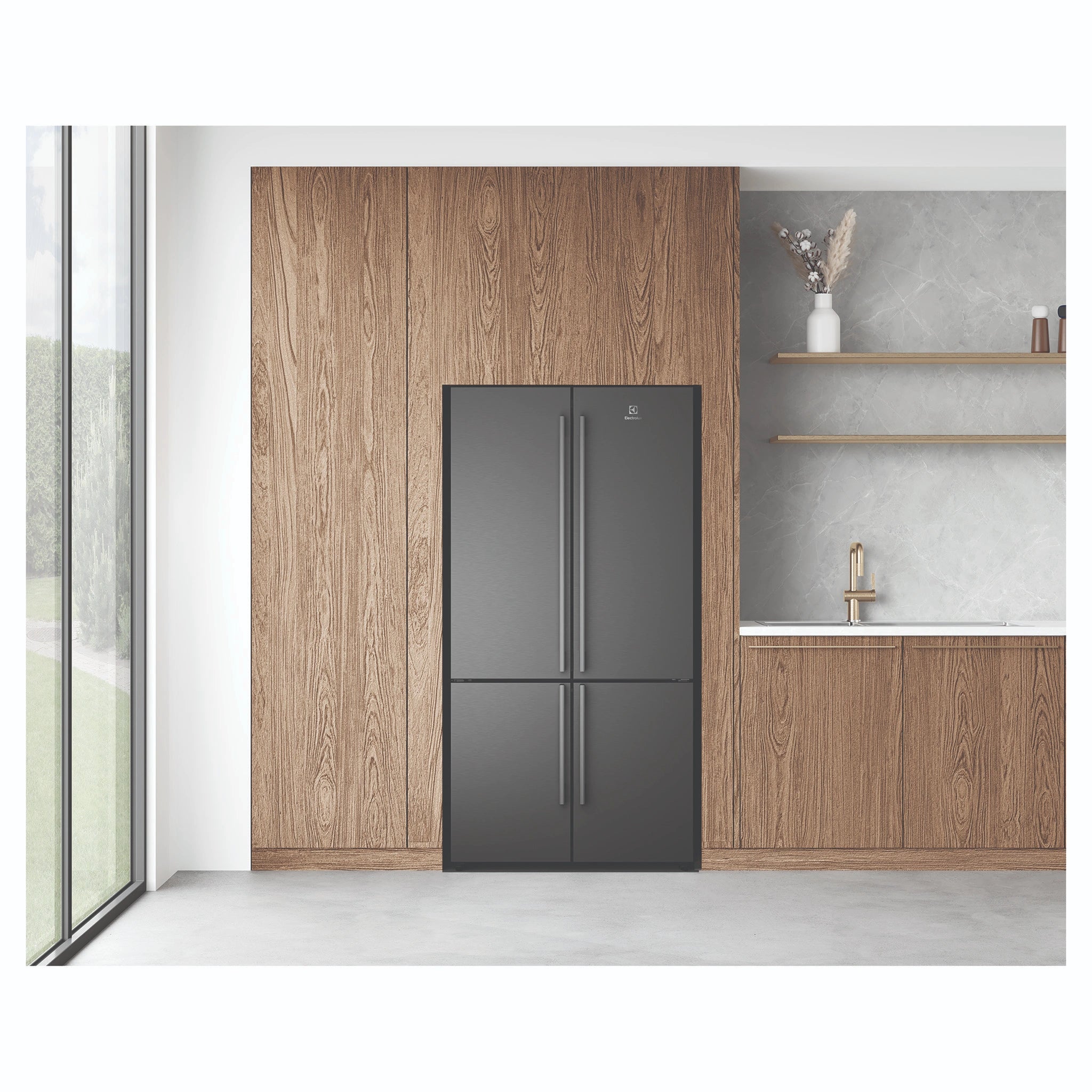 Electrolux 562L UltimateTaste 700 Side By Side Refrigerator EQE5607BA, Lifestyle View