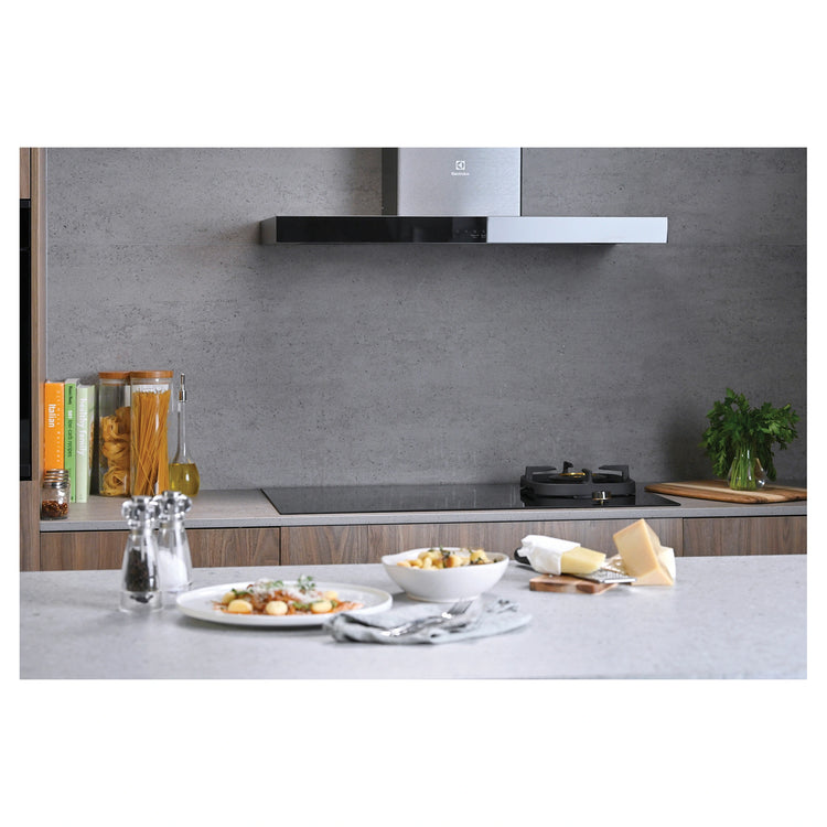 Electrolux 90cm Dark Stainless UltimateTaste 700 Integrated Rangehood ERI935DSE, Lifestyle View 13