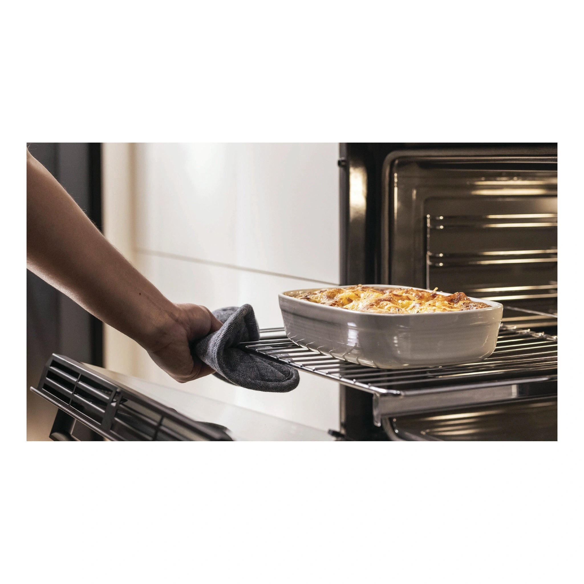 Haier 60cm, 14 Function, Self-cleaning with Air Fry Oven HWO60S14EPB4, Feature