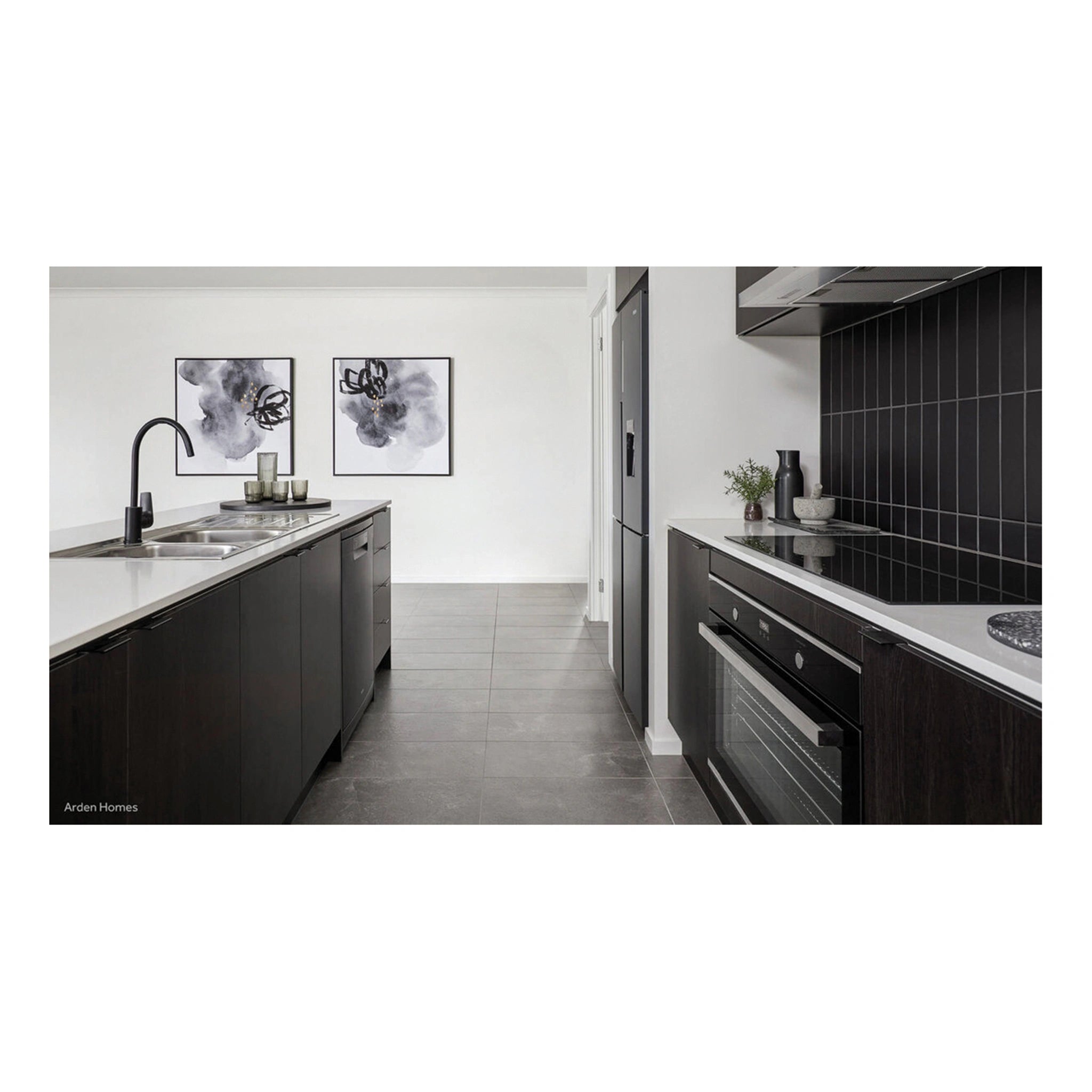 Haier 90cm Built-In Oven HWO90S10EX2, Lifestyle View 2