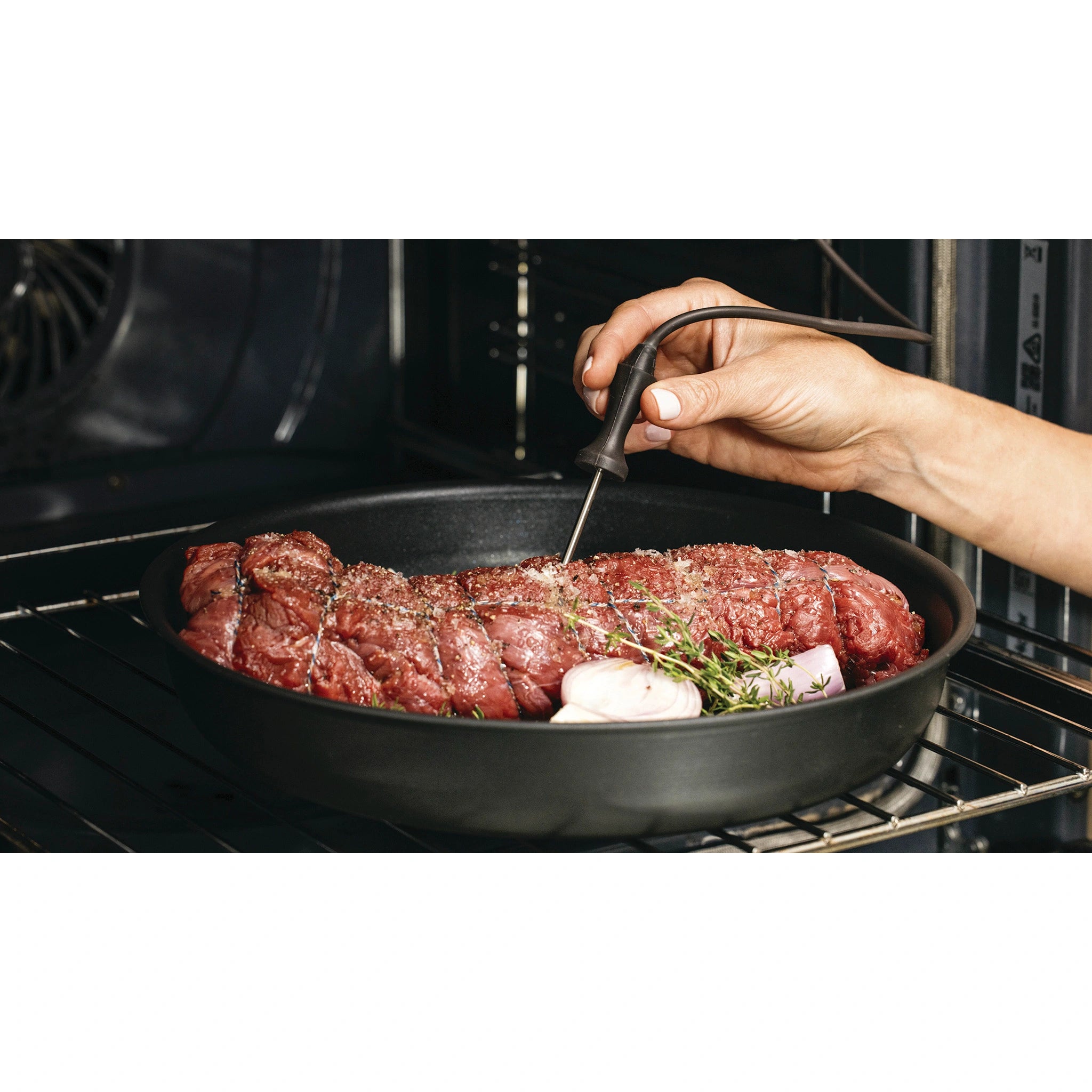 Haier Oven 60cm 14 Function Self-cleaning with Air Fry HWO60S14TPB2, Cooking View