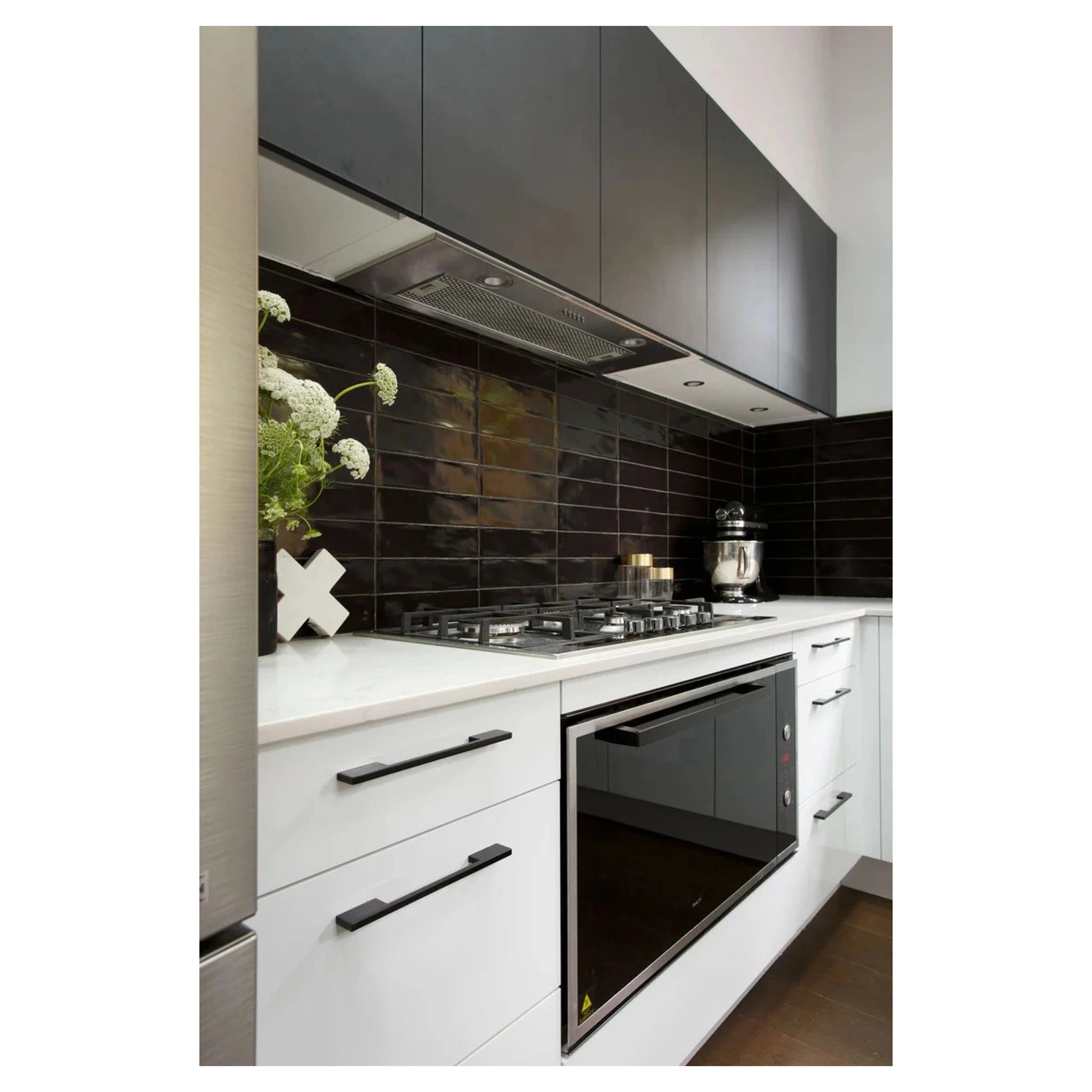 InAlto 90cm Stainless Steel Undermount Rangehood IUM90, Lifestyle View