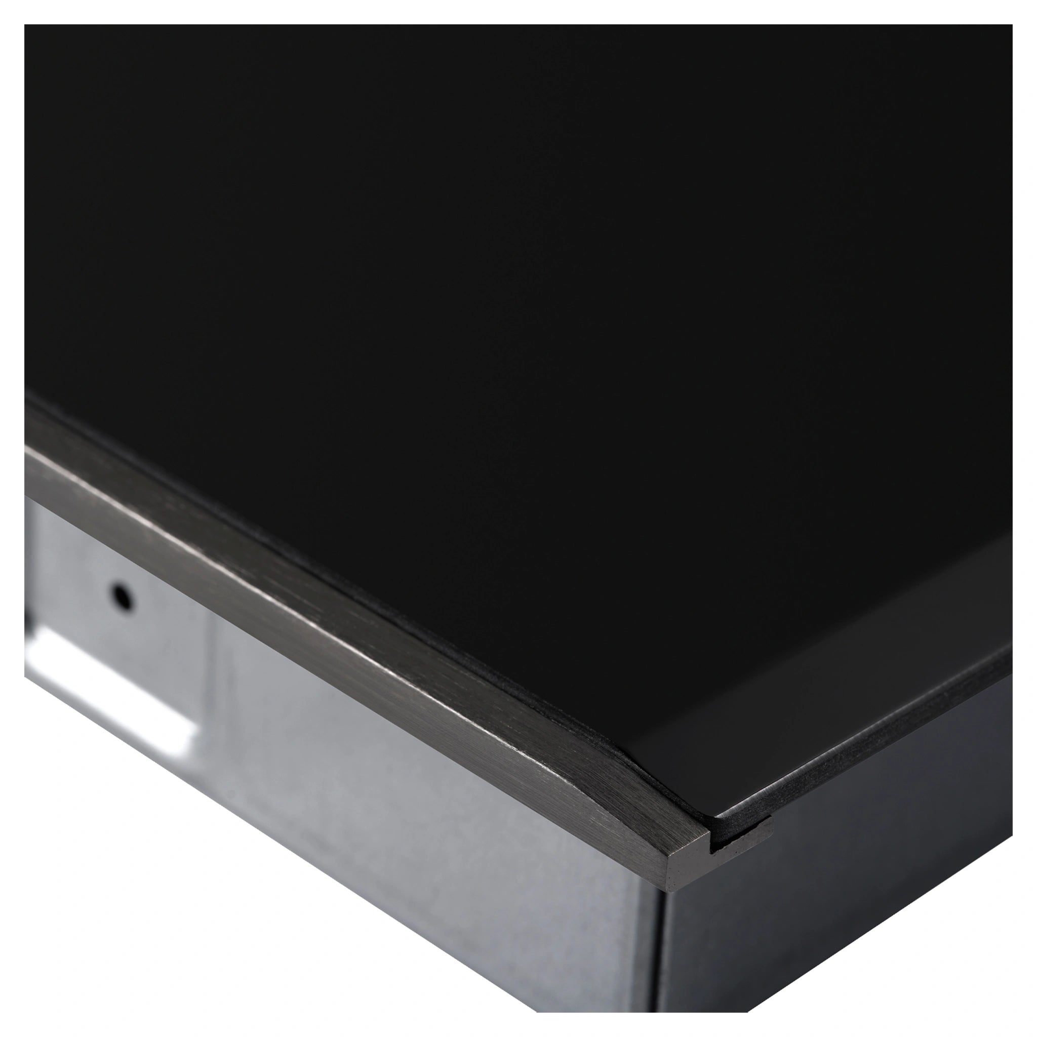 Omega Appliances 60cm Induction Cooktop, 10 Amp Power Phasing OCI604PPTZ, Edge View