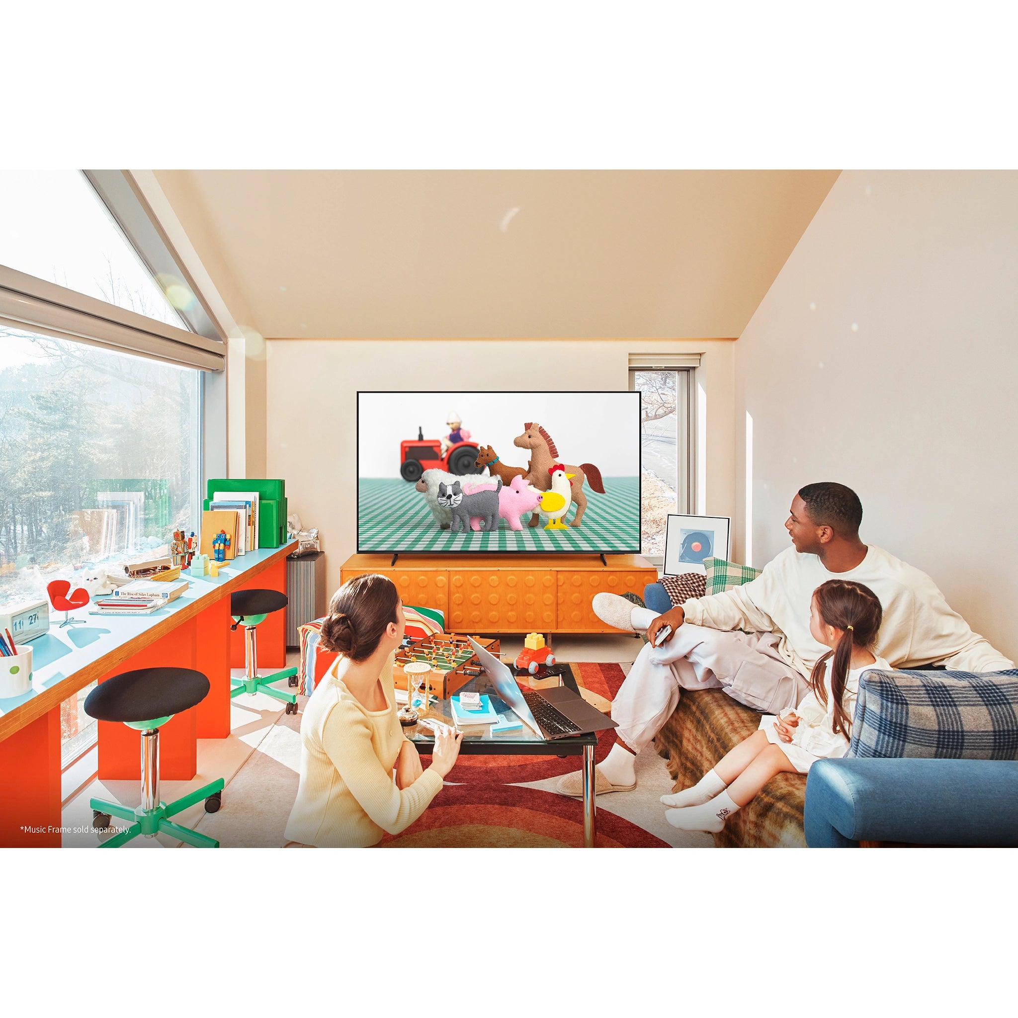 Samsung 85-inch QLED Q7F 4K Vision AI Smart TV QA85Q7FAAWXXY, Lifestyle View