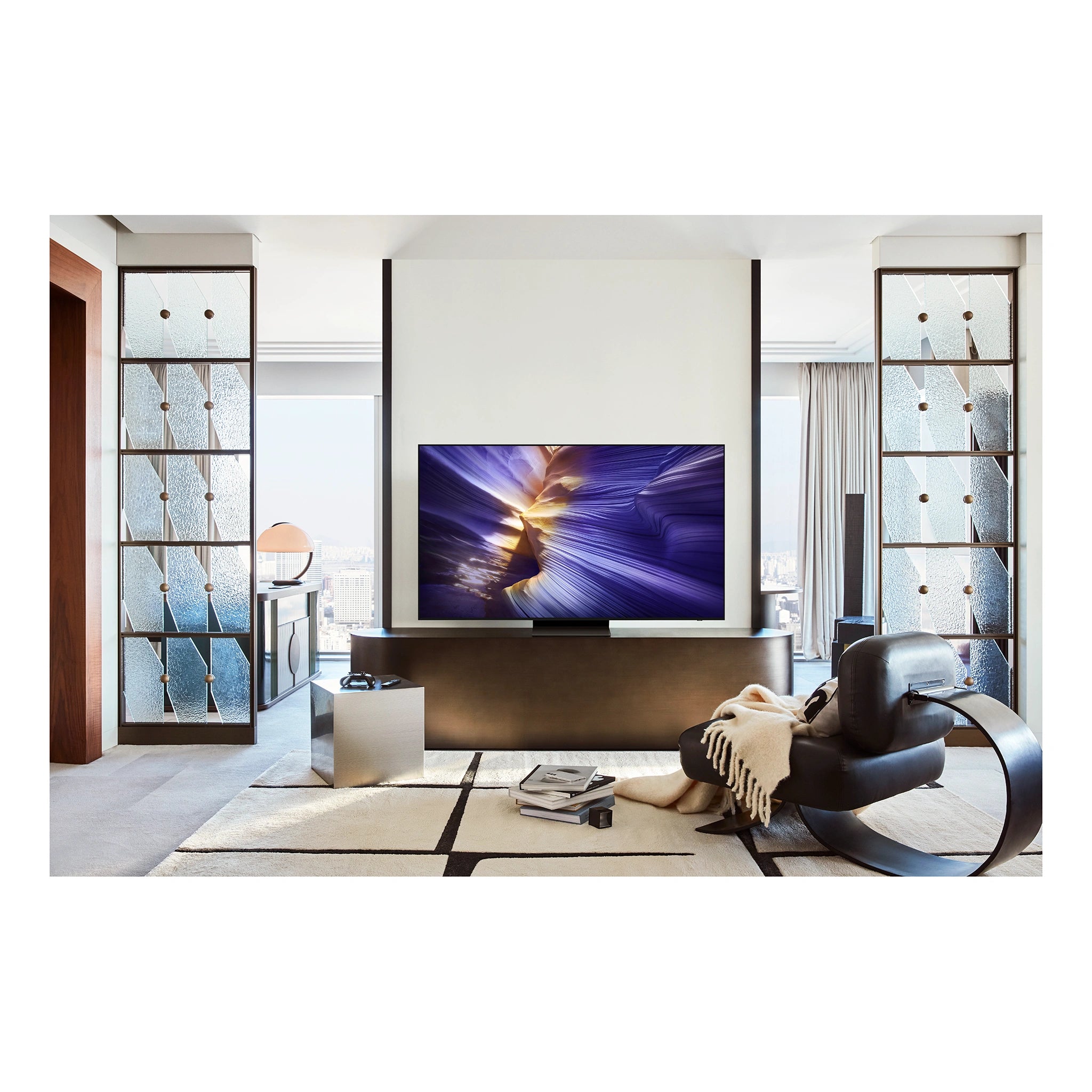 Samsung 65-inch OLED S90F 4K Samsung Vision AI Smart TV QA65S90FAEXXY, Lifestyle