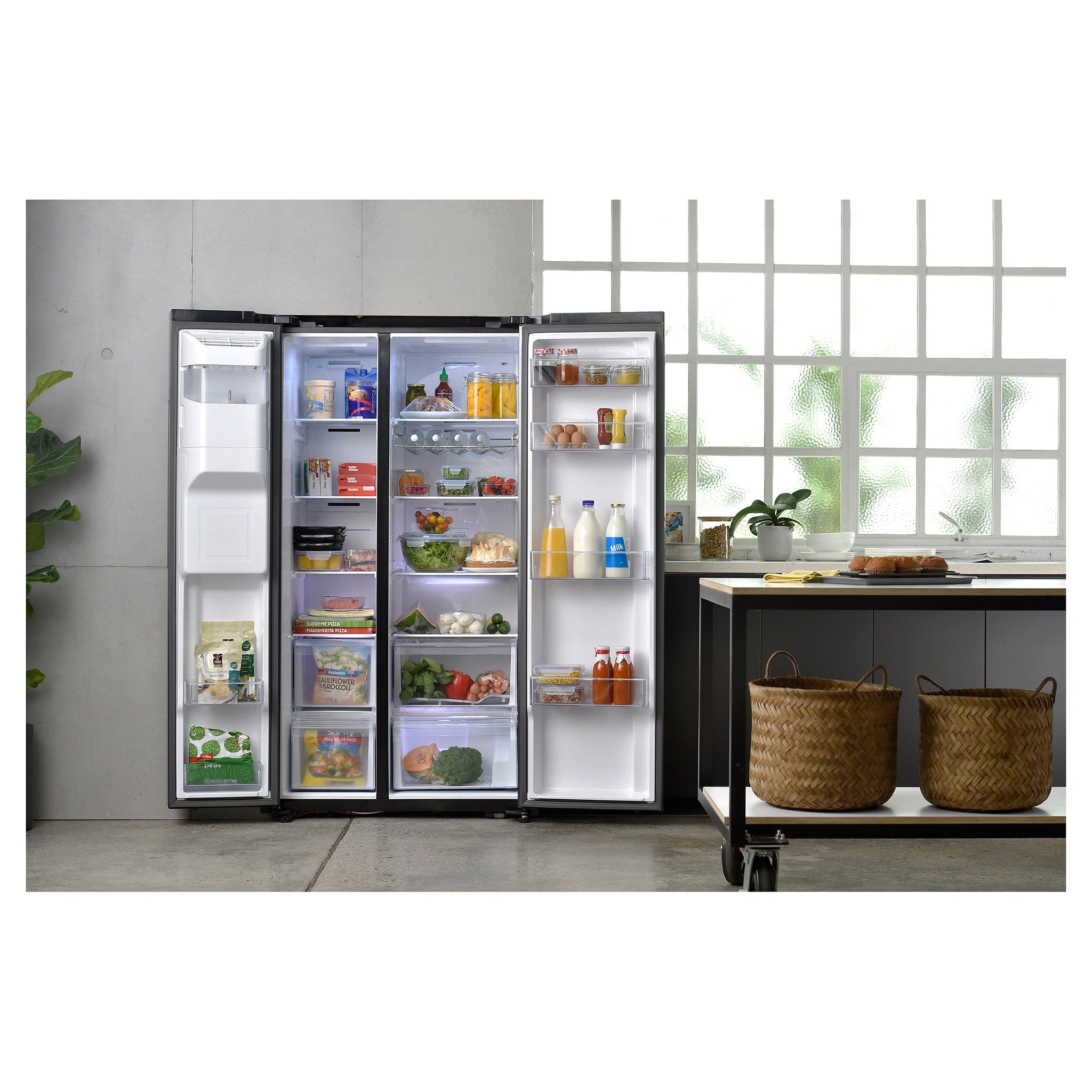 Samsung 635L Matte Black Side By Side Refrigerator SRS673DMB, Lifestyle View