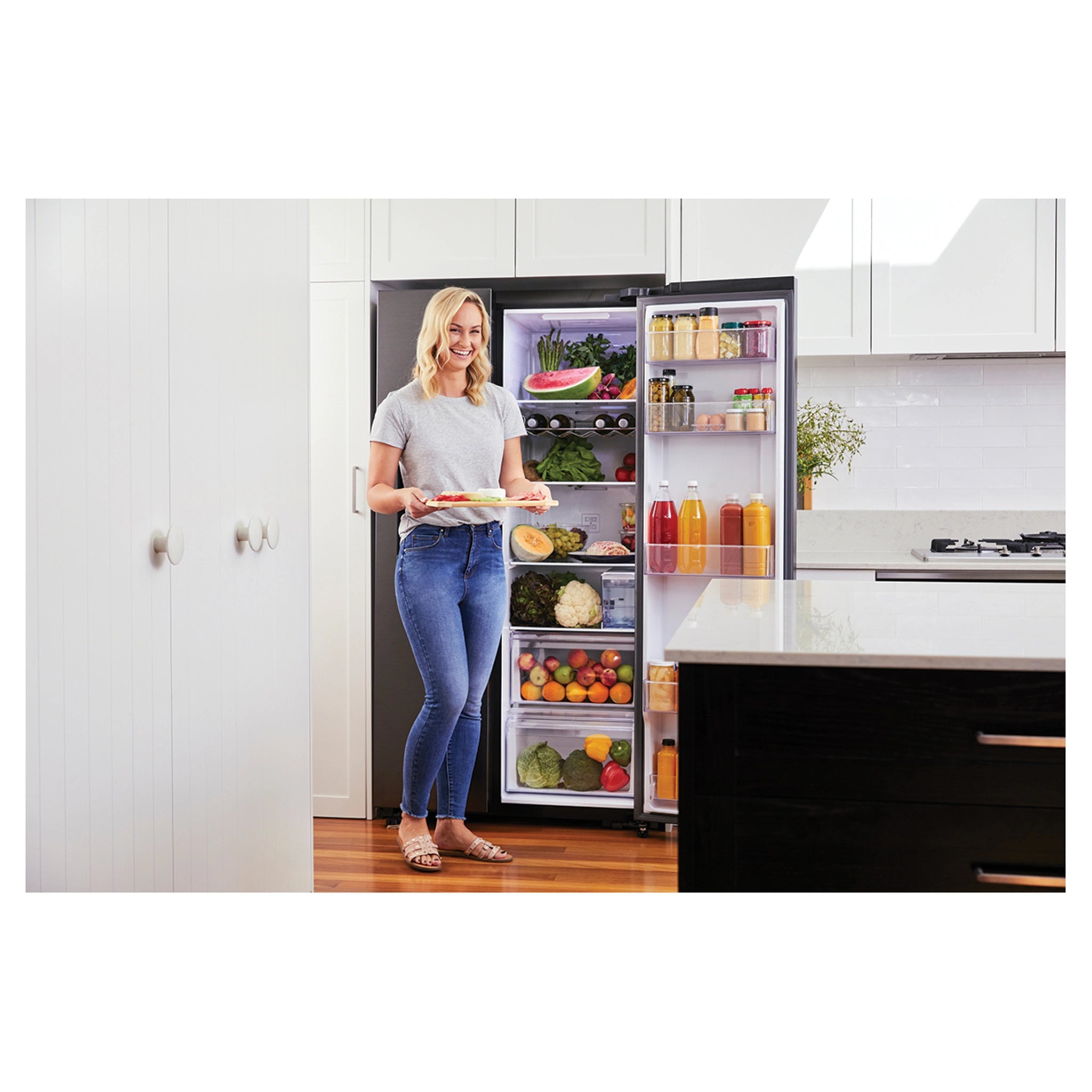 Samsung 635L Matte Black Side By Side Refrigerator SRS673DMB, Lifestyle View