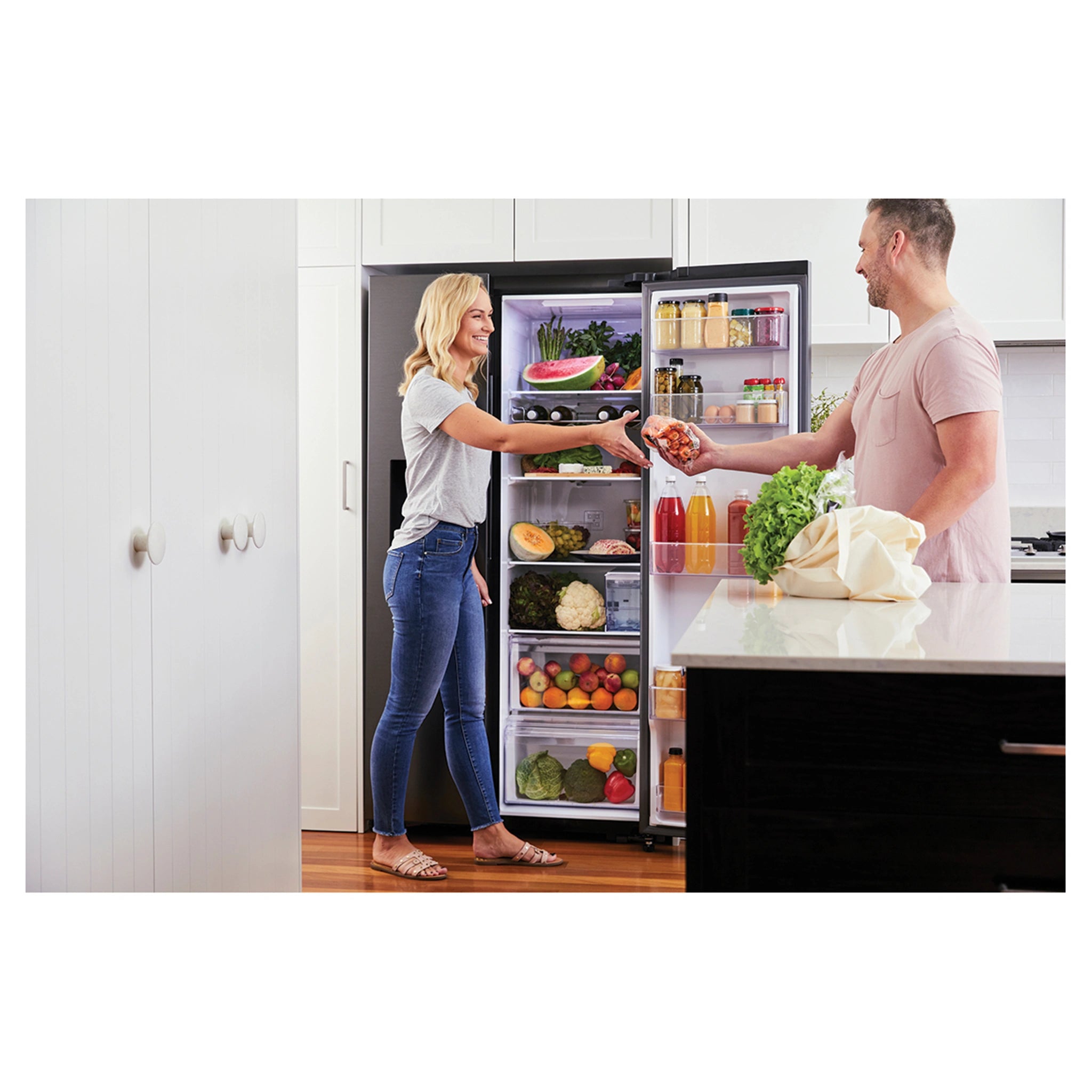 Samsung 635L Matte Black Side By Side Refrigerator SRS673DMB, Lifestyle View