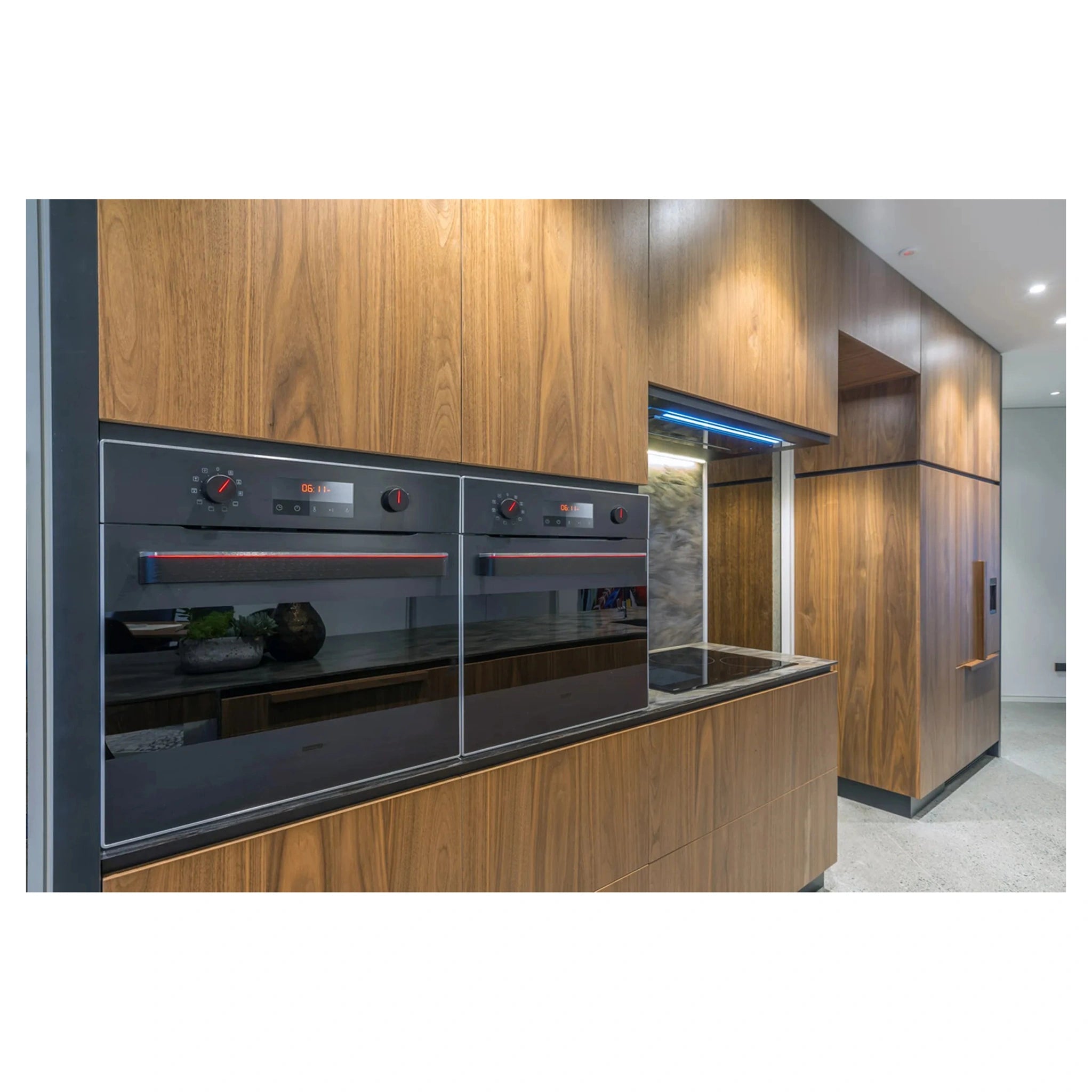 Schweigen Silent Black Glass Undermount Rangehood 900mm KLS9GLASSBLKSP, Lifestyle View 10