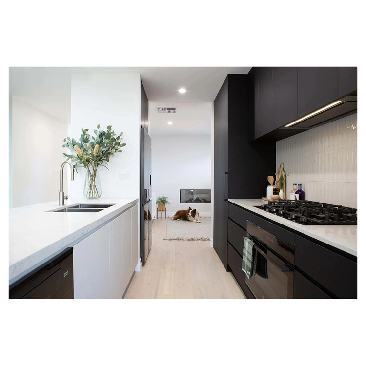 Schweigen Silent Black Glass Undermount Rangehood 900mm KLS9GLASSBLKSP, Lifestyle View 6