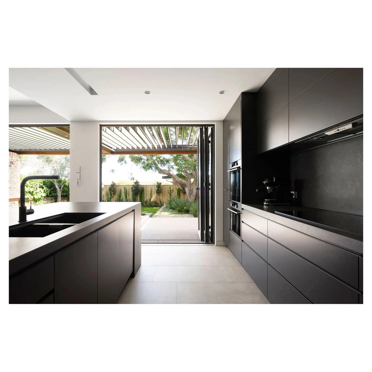 Schweigen 90cm Stainless Steel Silent Undermount Rangehood (900m³/h) UM11709ST, Lifestyle View 8