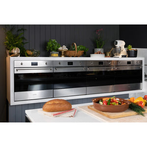 Smeg 60cm Classic Thermoseal Pyrolytic Built-In Oven SFPA6303TPX, Lifestyle View