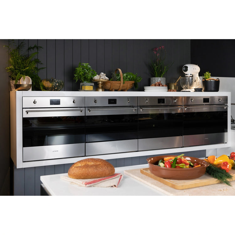 Smeg 60cm Classic Thermoseal Pyrolytic Built-In Oven SFPA6303TPX, Lifestyle View