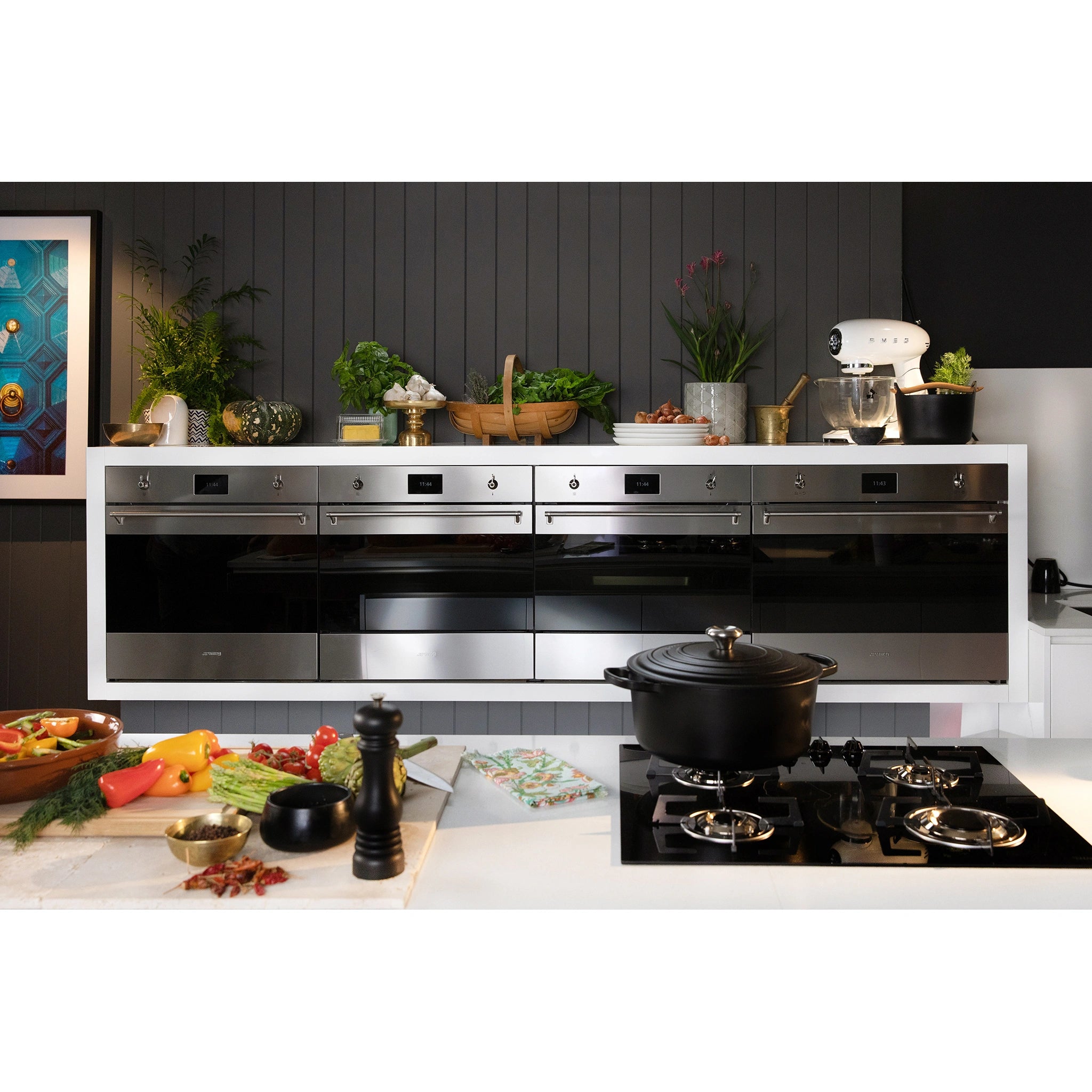 Smeg 60cm Classic Thermoseal Pyrolytic Built-In Oven SFPA6303TPX, Lifestyle View