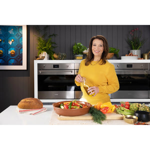 Smeg 60cm Classic Thermoseal Pyrolytic Built-In Oven SFPA6303TPX, Lifestyle View
