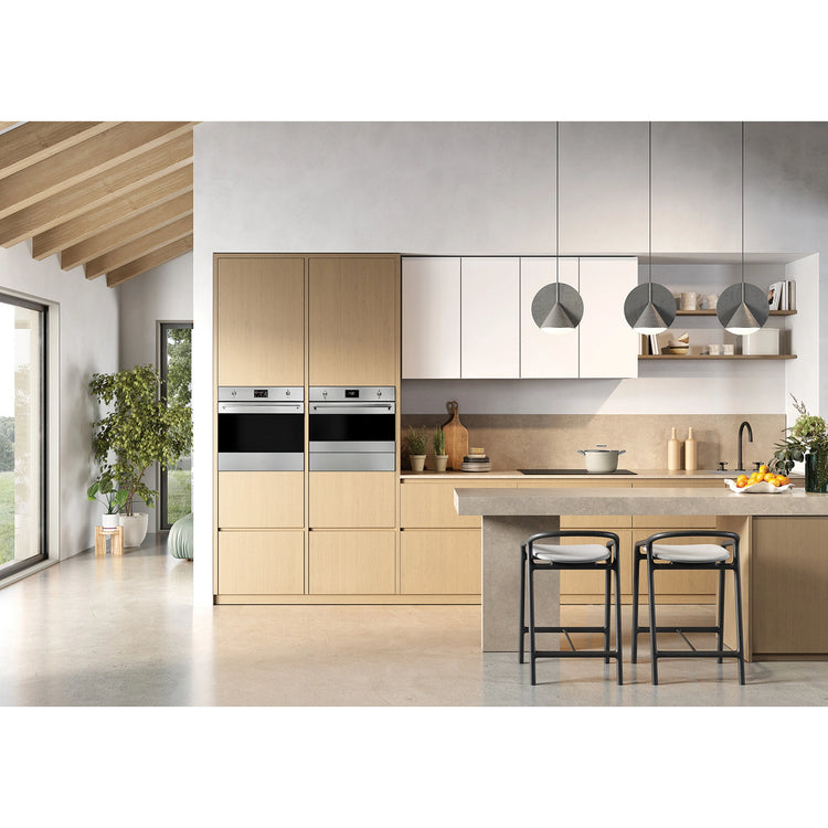 Smeg 60cm Classic Stainless Steel Pyrolytic Combi Steam Oven SOPA6302S2PX, Lifestyle View