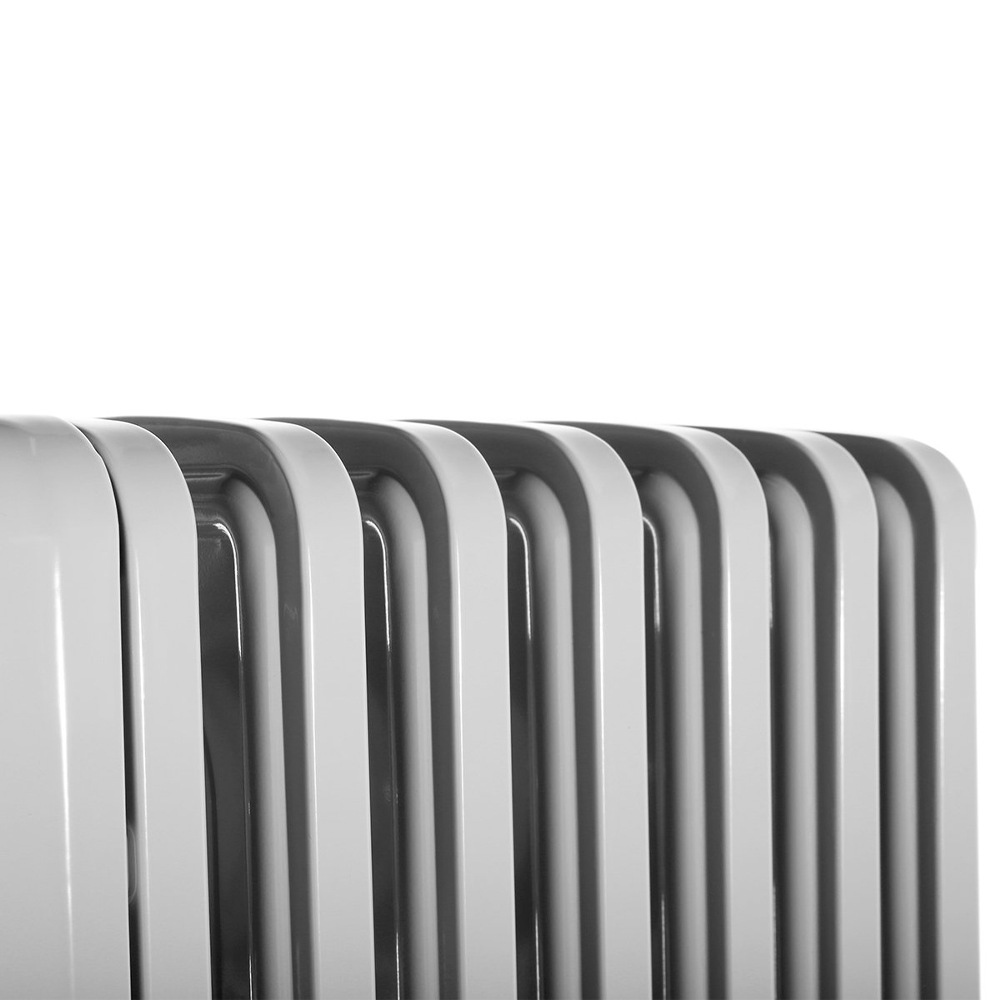 DeLonghi TRRS0715T 1500W Radia S Column Heater, Close perspective view