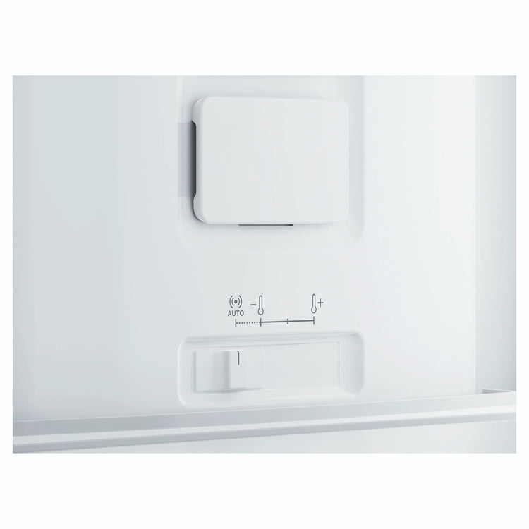 Westinghouse 312L Top Mount Fridge - Silver WTM3100SLX, Temperature Control View